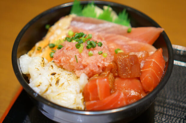 お食事処 ようちゃんの新しい扉、美味しい料理と魅力的なストーリーの共通点